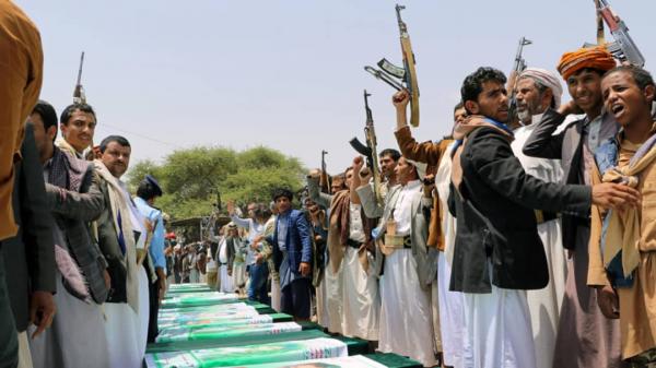 الحوثي يدفن خلال أسبوع العيد 84 قتيلاً بينهم قيادات 
