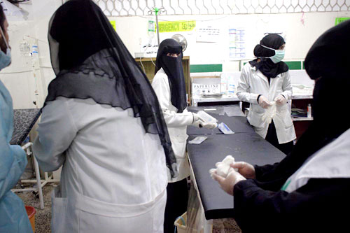  7 ممرضين لكل عشرة آلاف شخص في اليمن