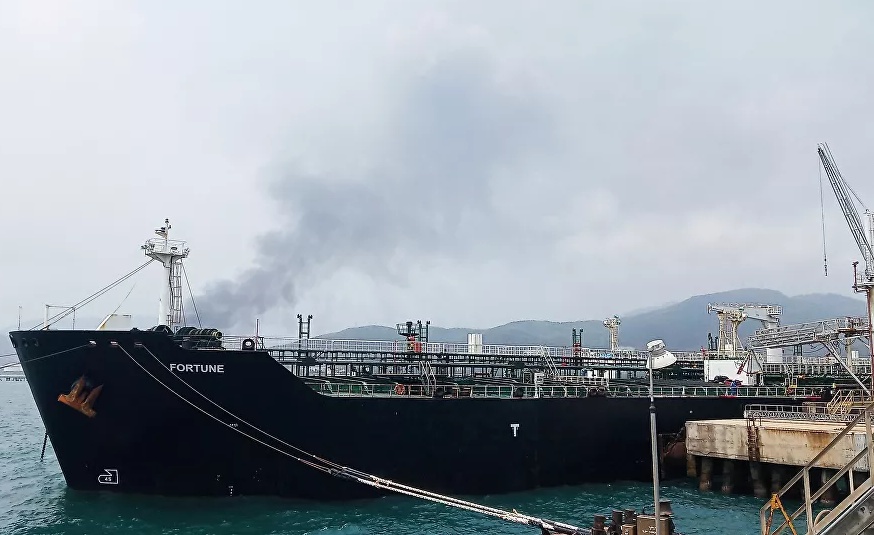 السعودية..انفجار عنيف يستهدف سفينة وقود في جدة