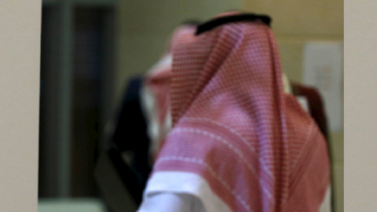 السلطات السعودية تفصل قاضيًا أيد تطليق امرأة من زوجها ثم تزوجها