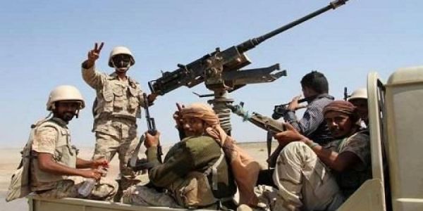 الجيش يسيطر نارياً على حرف سفيان بعمران ويقصف إمدادات الحوثيين 