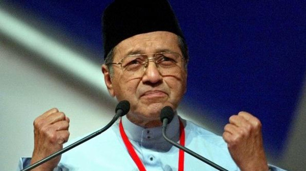 مهاتير محمد: سأعود رئيسا لوزراء ماليزيا في حالة واحدة
