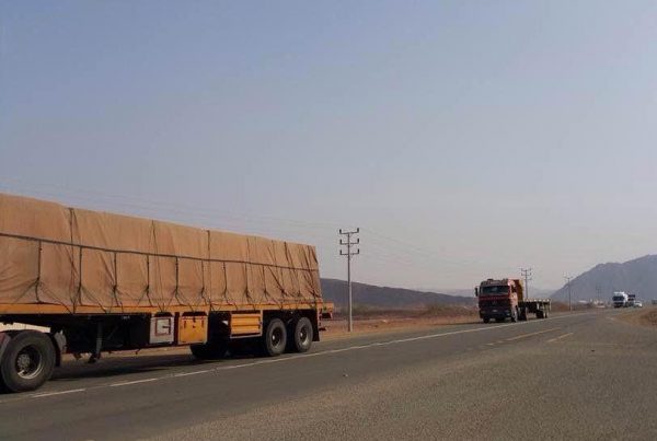 الحوثيون يقرون الحجر الصحي على سائقي الشاحنات والبضائع