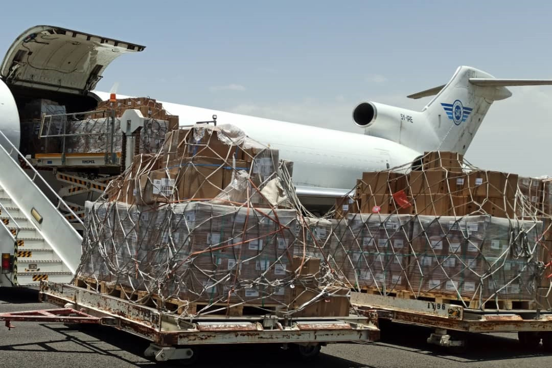 وصول طائرة شحن إلى مطار صنعاء.. وهذا ما تحمله