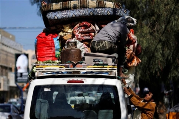 مئات الأسر تغادر مدينة عدن إلى محافظات مجاورة