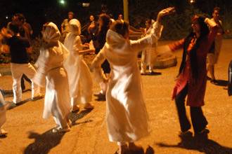 حفلة راقصة لفتيات إيرانيات (أرشيف)
