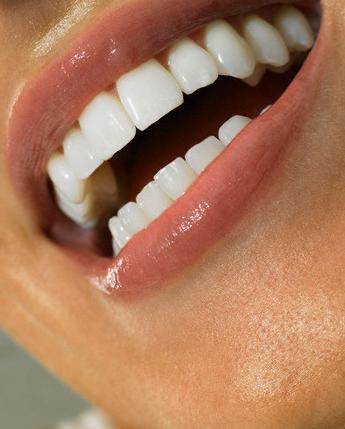 وصفات طبيعية لتبيض الأسنان والحفاظ عليها من الاصفرار