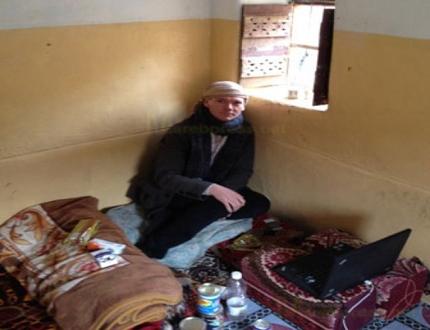 أول صورة نشرت للنرويجي المختطف بعد نقله إلى محافظة مأرب