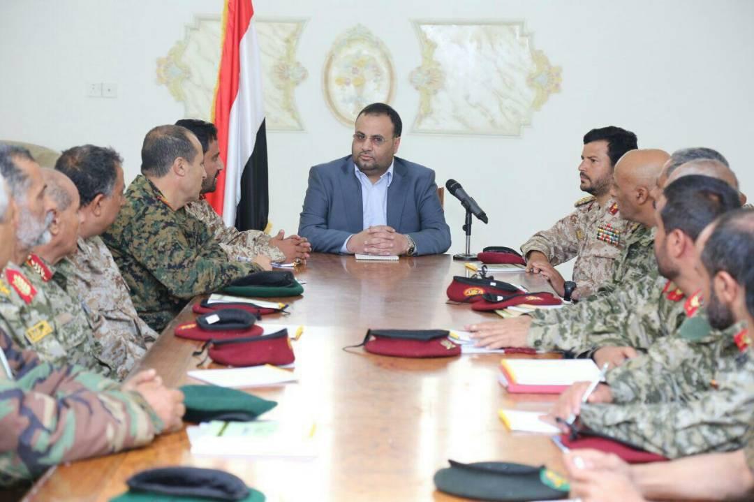 الحوثيون يستدعون المسنين من قوات الحرس الجمهوري بعد فشل التجنيد الإجباري للشباب