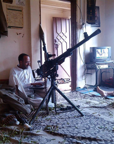 مدير عام في وكالة «سبأ» وقائد مليشيات.. (صورة) تكشف استعداد الحوثيين للسيطرة على صنعاء