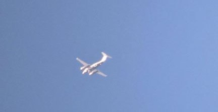 تحليق كثيف لطائرات بدون طيار في سماء مدينة عدن بالتزامن مع قرب عودة هادي