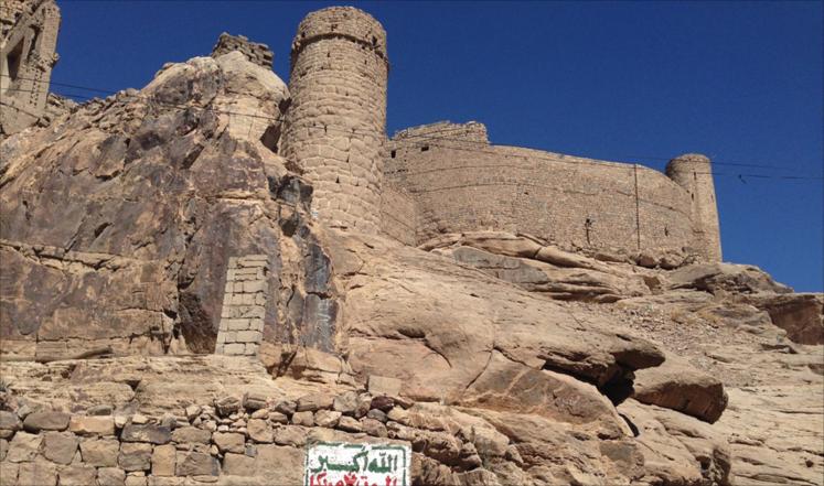 مدينة رداع التاريخية.. ضحية أخرى لصراع الحوثي والقاعدة