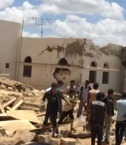 مليشيا الحوثي تفجر منزلين يعودان لقياديين بمقاومة البيضاء