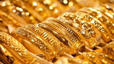 الذهب يهبط عالمياً نتيجة ضعف الطلب