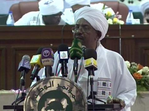 الرئاسة السودانية قالت إن السعودية منعت الطائرة من المرور رغم عل