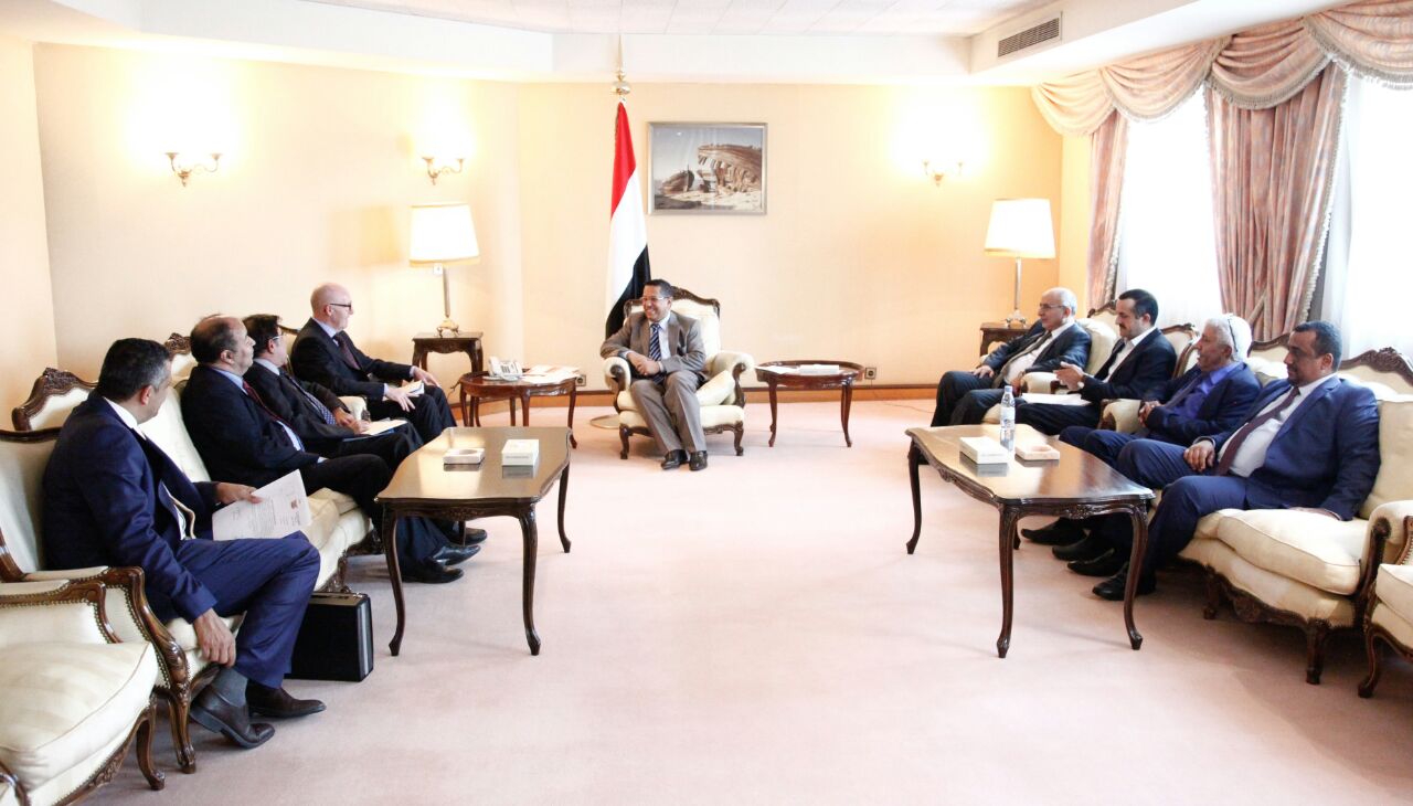 رئيس الوزراء يدعو الأمم المتحدة إلى فتح مكتبها في عدن أو  في محافظتي سقطرى والمهرة