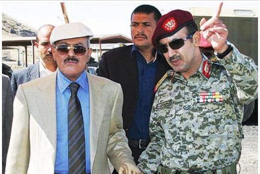 أحمد علي عبدالله صالح ووالده في زيارات لاحد معسكرات الحرس الخاص 