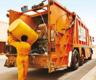 وفاة عامل نظافة في حادثة عمل بالعاصمة صنعاء