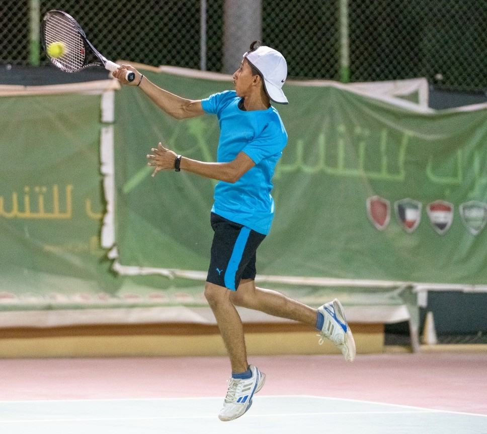 لاعب تنس يمني
