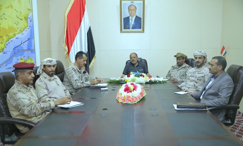 الفريق علي محسن يلتقي رئيس أركان الجيش الوطني وقائد المنطقة السابعة