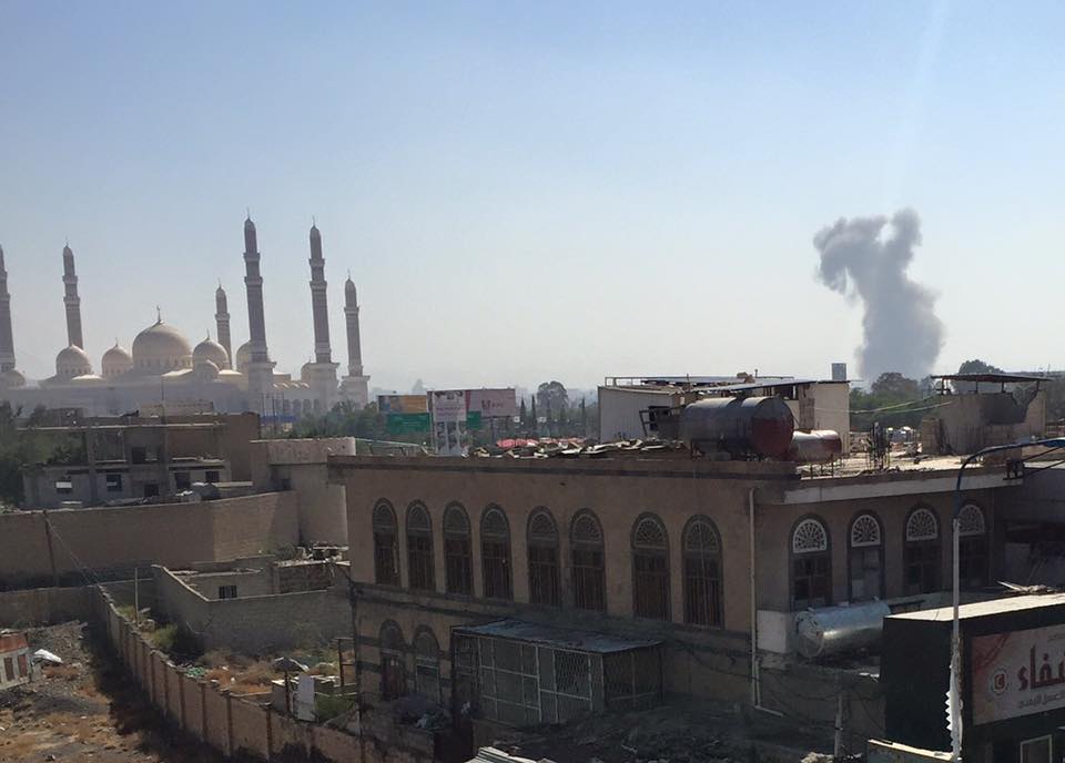 غارة جوية لمقاتلات التحالف استهدفت دار الرئاسة في العاصمة صنعاء 