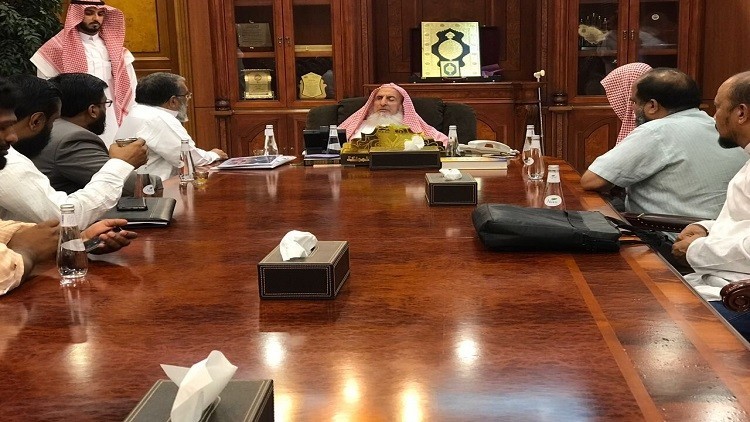 هيئة العلماء في السعودية توضح بشأن أنباء تدهور صحة مفتي المملكة