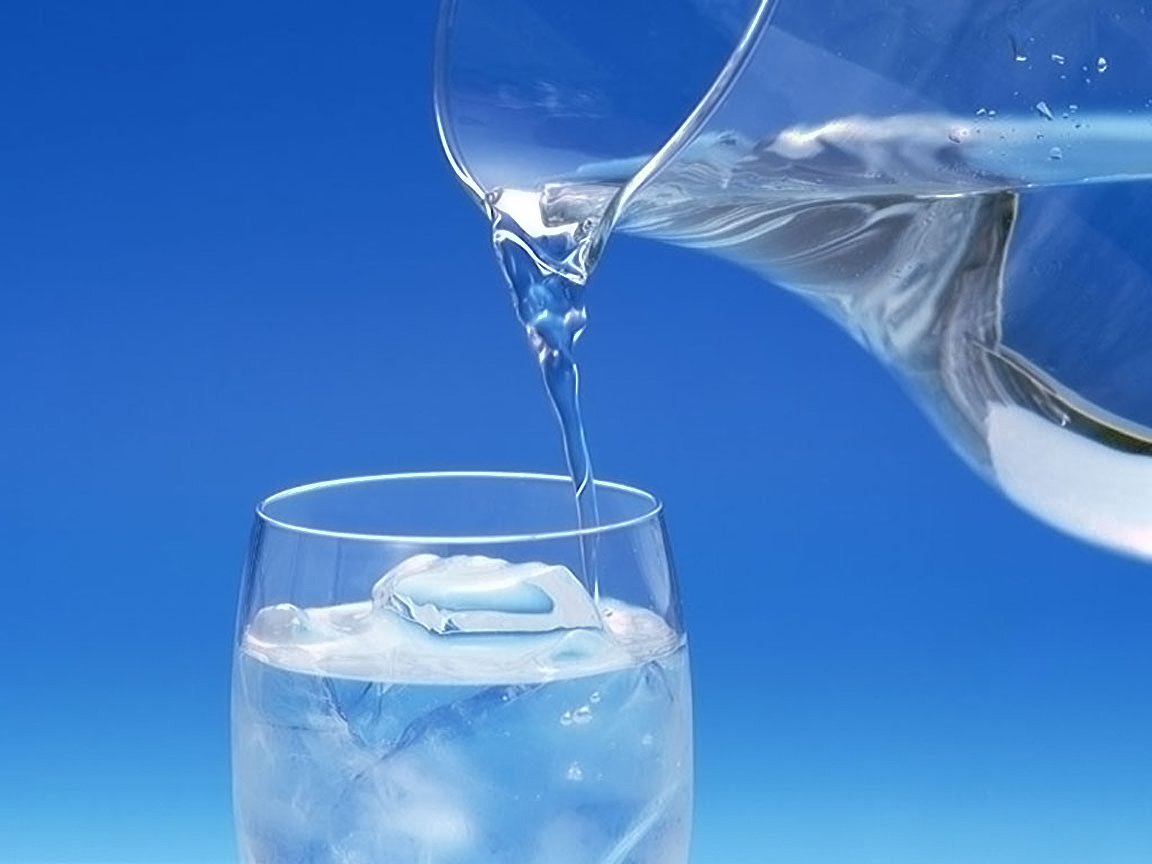 كيف تشرب الماء في رمضان حتى لا تشعر بالعطش؟