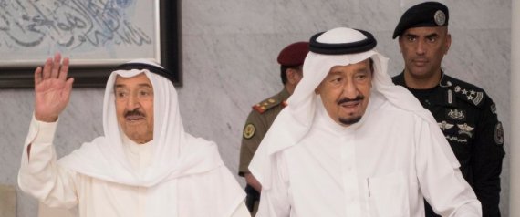أمير الكويت يصل إلى السعودية ضمن مساعٍ لاحتواء الأزمة الخليجية.. وقطر تعلن استعدادها للحوار