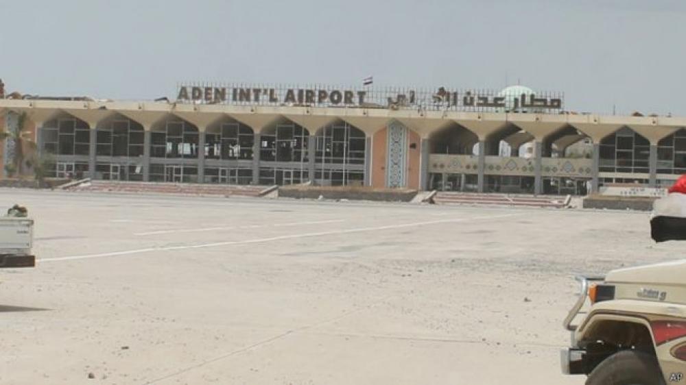 وزير النقل ينفي إغلاق مطار عدن الدولي