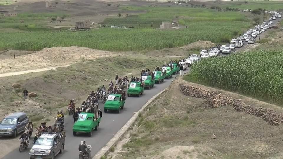 الحوثيون يشيعون قتلاهم في ضوران آنس-ارشيف