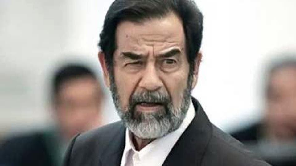 خفايا اللحظات الأخيرة قبل إعدام صدام حسين وطلبه الذي رُفض تنفيذه