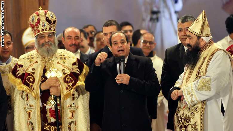 السيسي يشهد قداس «عيد الميلاد» بالكاتدرائية المرقسية ويعتذر لأقباط مصر عن حرق الكنائس