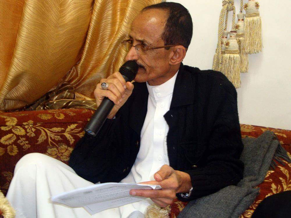 مليشيا الحوثي تعتقل كاتب معروف من أمام منزله بالعاصمة صنعاء