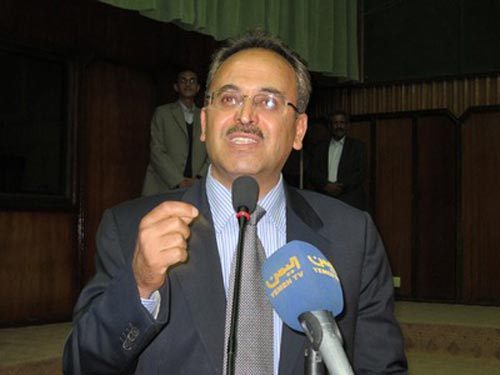 جماعة الحوثي تسعى لإيصال عبدالقادر هلال إلى وزارة الداخلية