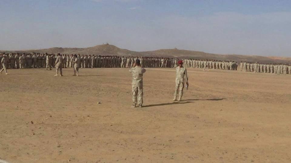 مصادر عسكرية تؤكد جاهزية 100ألف جندي لتحرير وتأمين صنعاء بالتزامن مع استدعاء قادة عسكريين مخضرمين