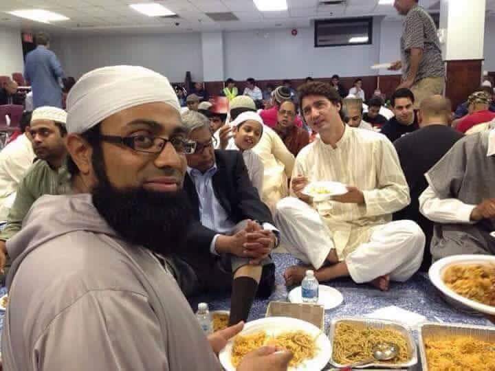 شاهد.. رئيس الوزراء الكندي يفطر أول يوم من شهر رمضان مع المسلمين