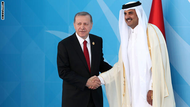 صورة أرشيفية للقاء بين الرئيس التركي رجب طيب أردوغان وأمير قطر ا
