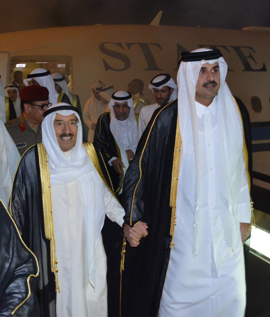 أمير الكويت يغادر الدوحة بعد مباحثات مع أمير قطر