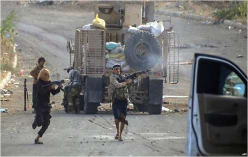 قوات الجيش والمقاومة الشعبية تصد مجدداً «هجوماً عنيفاً» على مقر اللواء 35 بتعز ومقتل 11 حوثياً (تفاصيل)
