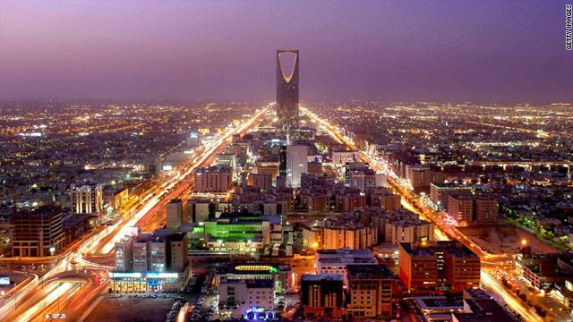 مستشار العاهل السعودي: إصلاحات كثيرة سيُعلَن عنها قريباً