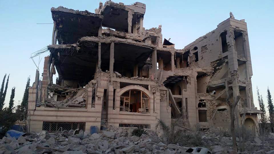 غارات مستمرة على صنعاء والتحالف يدمر منزل قيادي حوثي شمال العاصمة (صور)