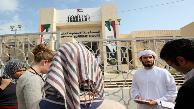 الإمارات تبدأ محاكمة يمنيين بتهمة الانتماء لتنظيم القاعدة