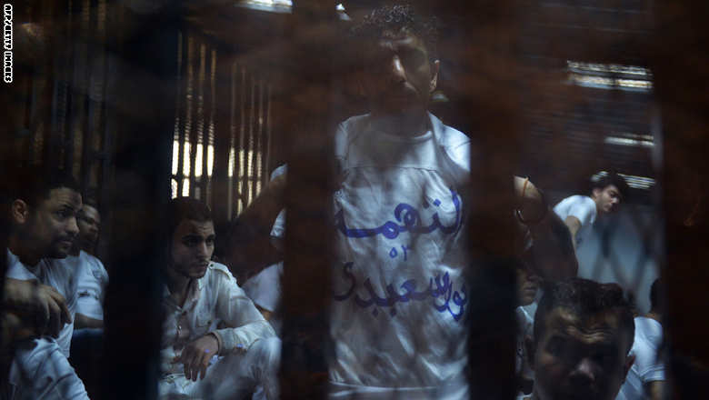 مصر: الإعدام لـ11 متهما والسجن لآخرين والبراءة لـ21 بقضية 