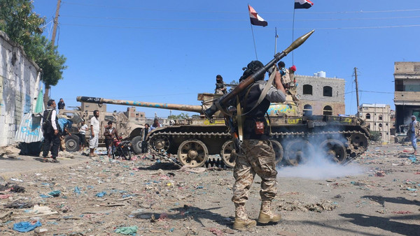 المقاومة الشعبية بتعز تصد هجوماً لميليشيات الحوثي والمخلوع (تفاصيل كاملة)