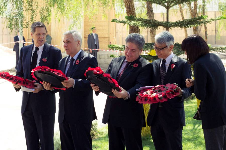 السفارة البريطانية في صنعاء تحيي ذكرى الجنود الذين سقطوا من أجل الحرية في الحرب العالمية الثانية