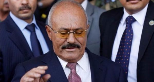 مليشيا الحوثي تعرض على قيادات مؤتمرية تسليم جثمان صالح