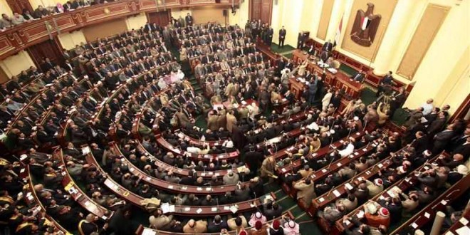 مشادات وإهانات وطرائف ونائبه تسرق الأضواء في أول جلسة لبرلمان ما بعد الانقلاب بمصر