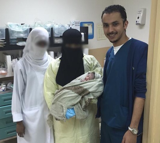 بالصورة.. «يمنية» تضع مولودها على متن طائرة «السعودية» القادمة لجدة