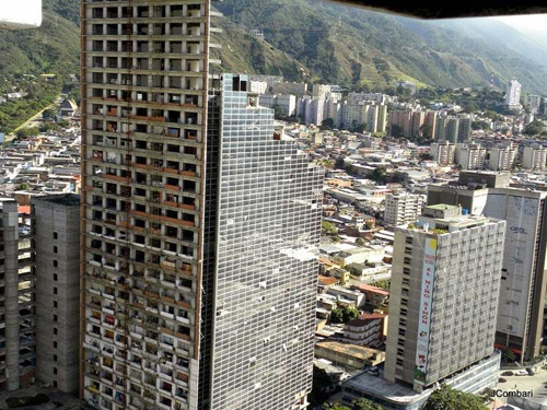 بالصور.. «برج داوود» أطول حي فقير في العالم