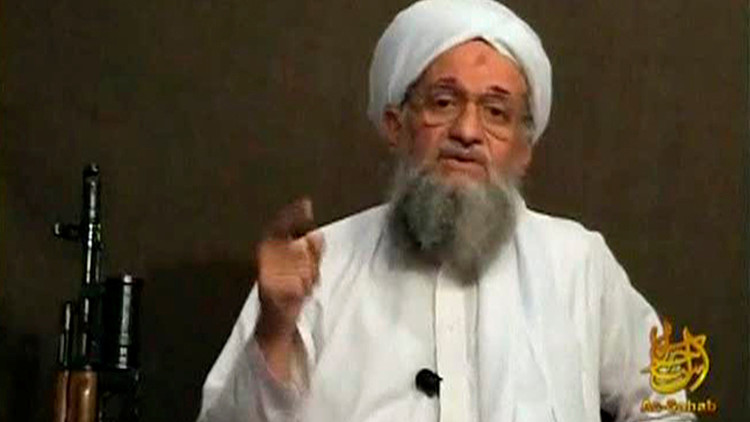 زعيم تنظيم القاعدة أيمن الظواهري يبايع أمير طالبان الجديد